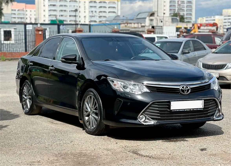 Toyota Camry 2.5 AT, 2017